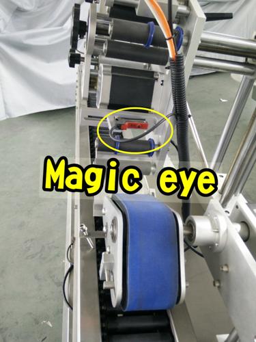 آلة وسم قارورة دلتا بمحرك سيرفو عالية السرعة للزجاجات المستديرة الصغيرة