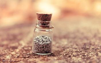 آلة وضع العلامات على الزجاجات والجرار الأوتوماتيكية SUS304 الاقتصادية عالية السرعة للصق اللاصق