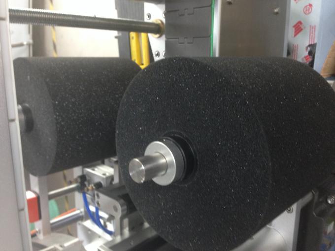 آلة تسمية زجاجة الخادم للسيارات لزجاجة مستديرة / مسطحة / سكور