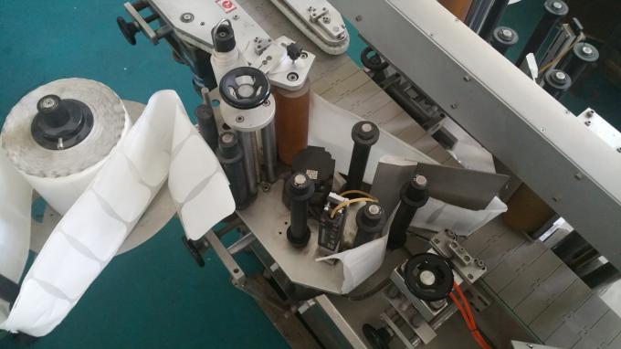 25kg جرة مربعة زجاجة ملصق قضيب آلة ، آلة وضع العلامات مع زجاجات تغذية سرعة مستقرة