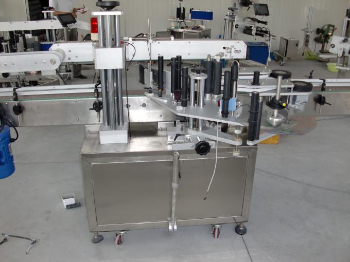 الزجاجات البلاستيكية والزجاجية يتحكم PLC آليًا مزدوج الجانب آلة وسم الملصقات محرك سيرفو