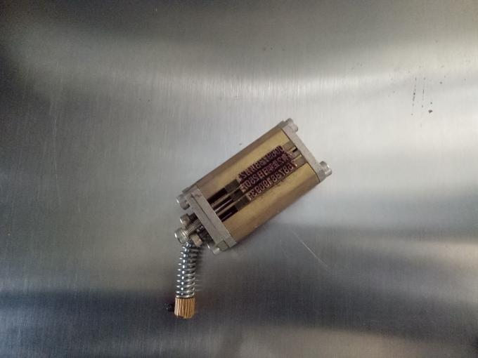 آلة لصق الملصقات ثلاثية أو مزدوجة الجانب مع آلة الترميز