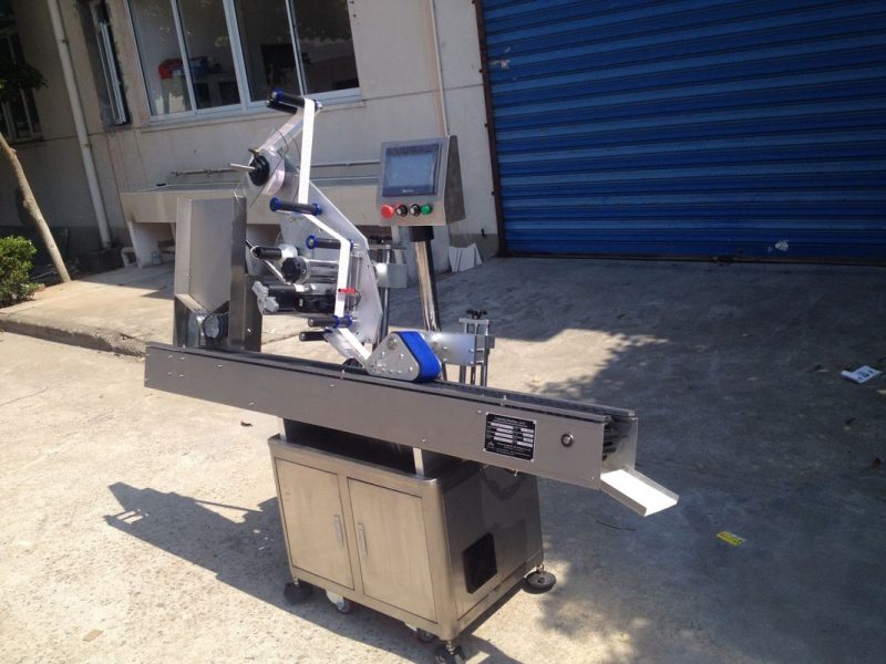 الصين 12-25mm قطرها جولة زجاجة ذاتية اللصق آلة وضع العلامات التلقائي لمورد مستحضرات التجميل عصا الشفاه