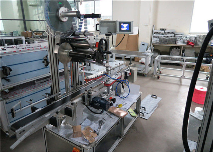 الصين 1-50m / min معدات تطبيق الملصقات ذات السرعة الأعلى لمورد الأسطح المسطحة